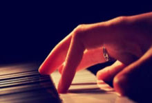 爱沙尼亚队战胜荷兰，备战欧洲杯：足球的激情与未来的曙光